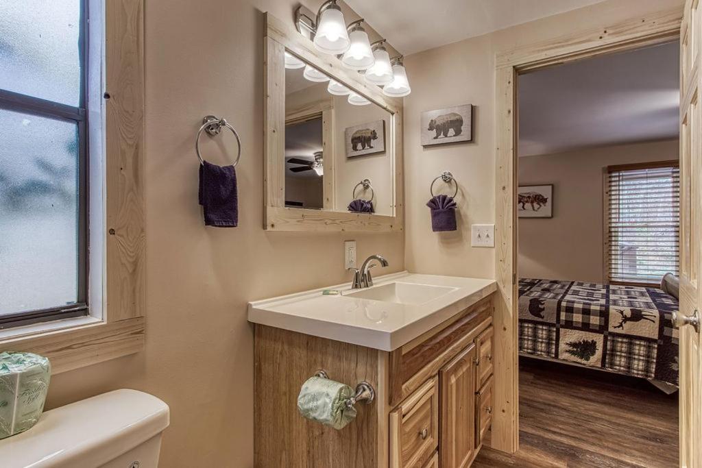 Whispering Winds, Hot Tub, Game Room, Wifi, 1089 Free Tickets Each Paid Day, Dollywood And More Gatlinburg Esterno foto