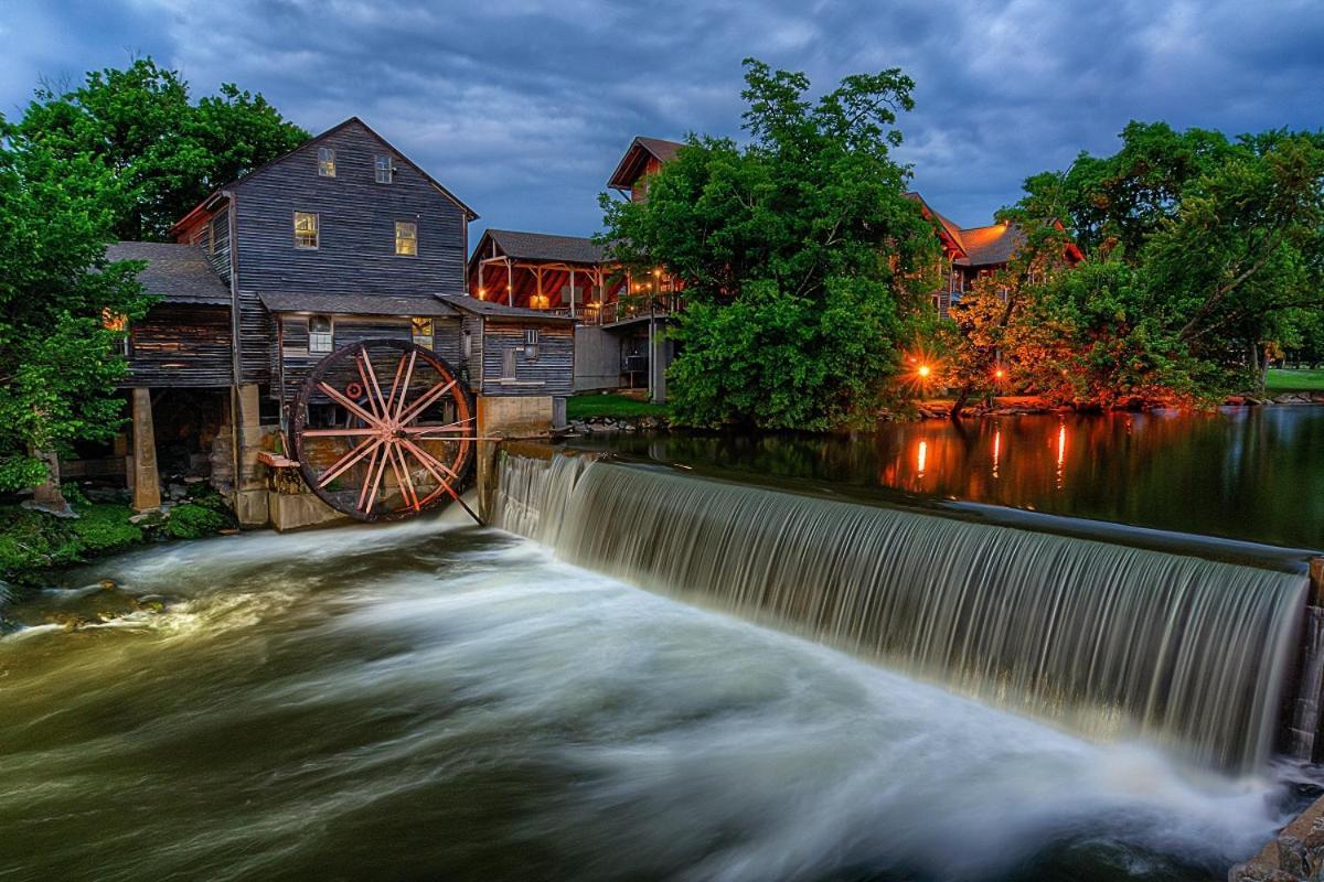 Whispering Winds, Hot Tub, Game Room, Wifi, 1089 Free Tickets Each Paid Day, Dollywood And More Gatlinburg Esterno foto