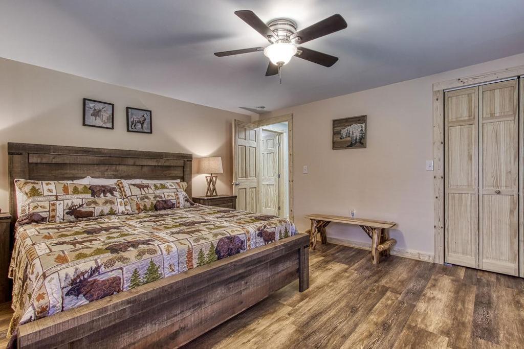Whispering Winds, Hot Tub, Game Room, Wifi, 1089 Free Tickets Each Paid Day, Dollywood And More Gatlinburg Esterno foto