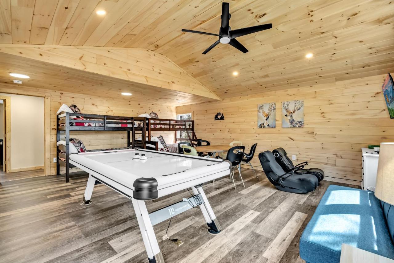 Whispering Winds, Hot Tub, Game Room, Wifi, 1089 Free Tickets Each Paid Day, Dollywood And More Gatlinburg Esterno foto