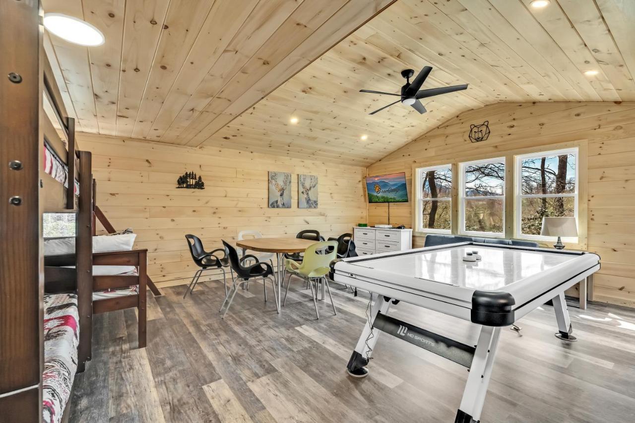 Whispering Winds, Hot Tub, Game Room, Wifi, 1089 Free Tickets Each Paid Day, Dollywood And More Gatlinburg Esterno foto