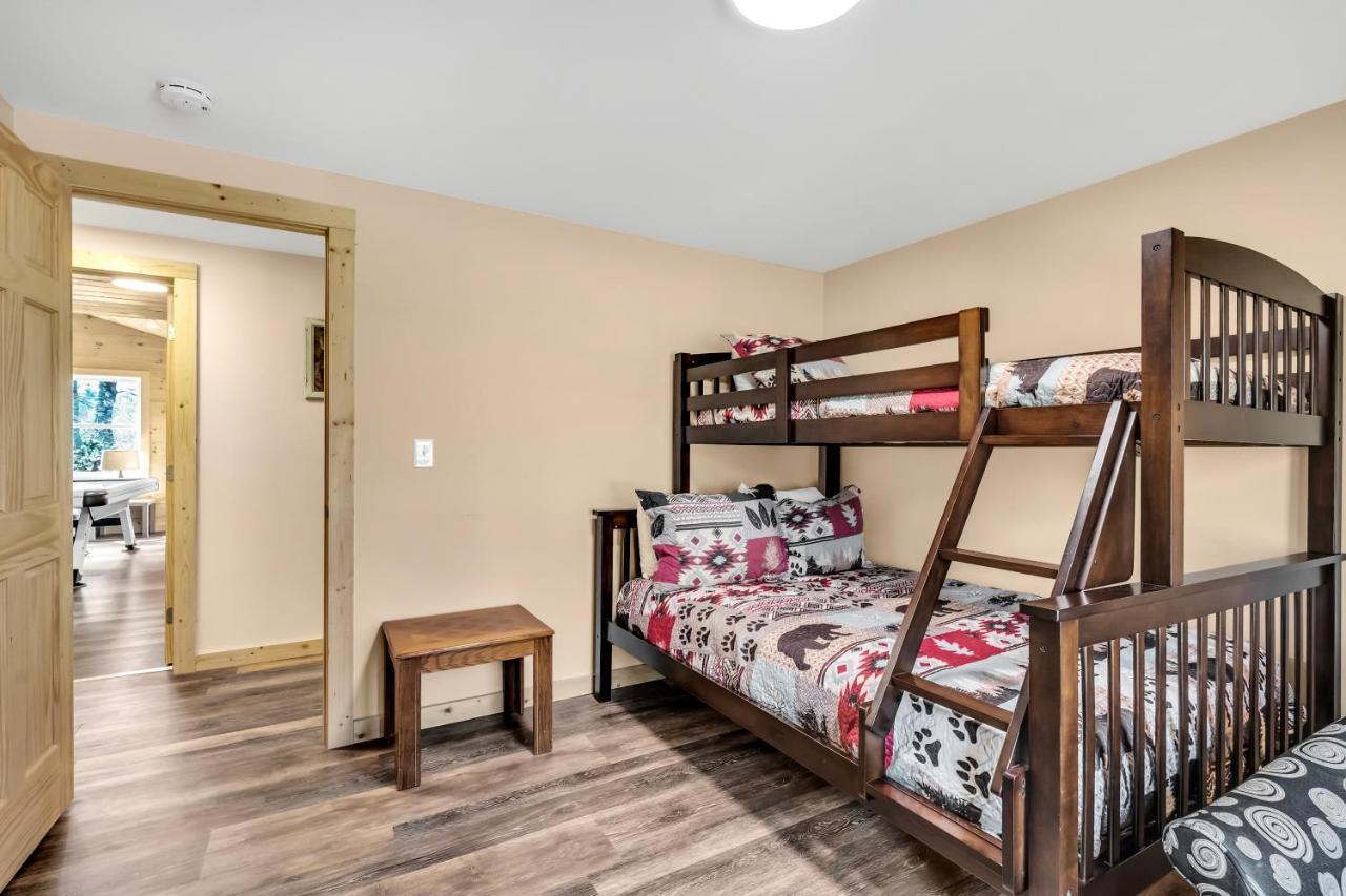 Whispering Winds, Hot Tub, Game Room, Wifi, 1089 Free Tickets Each Paid Day, Dollywood And More Gatlinburg Esterno foto