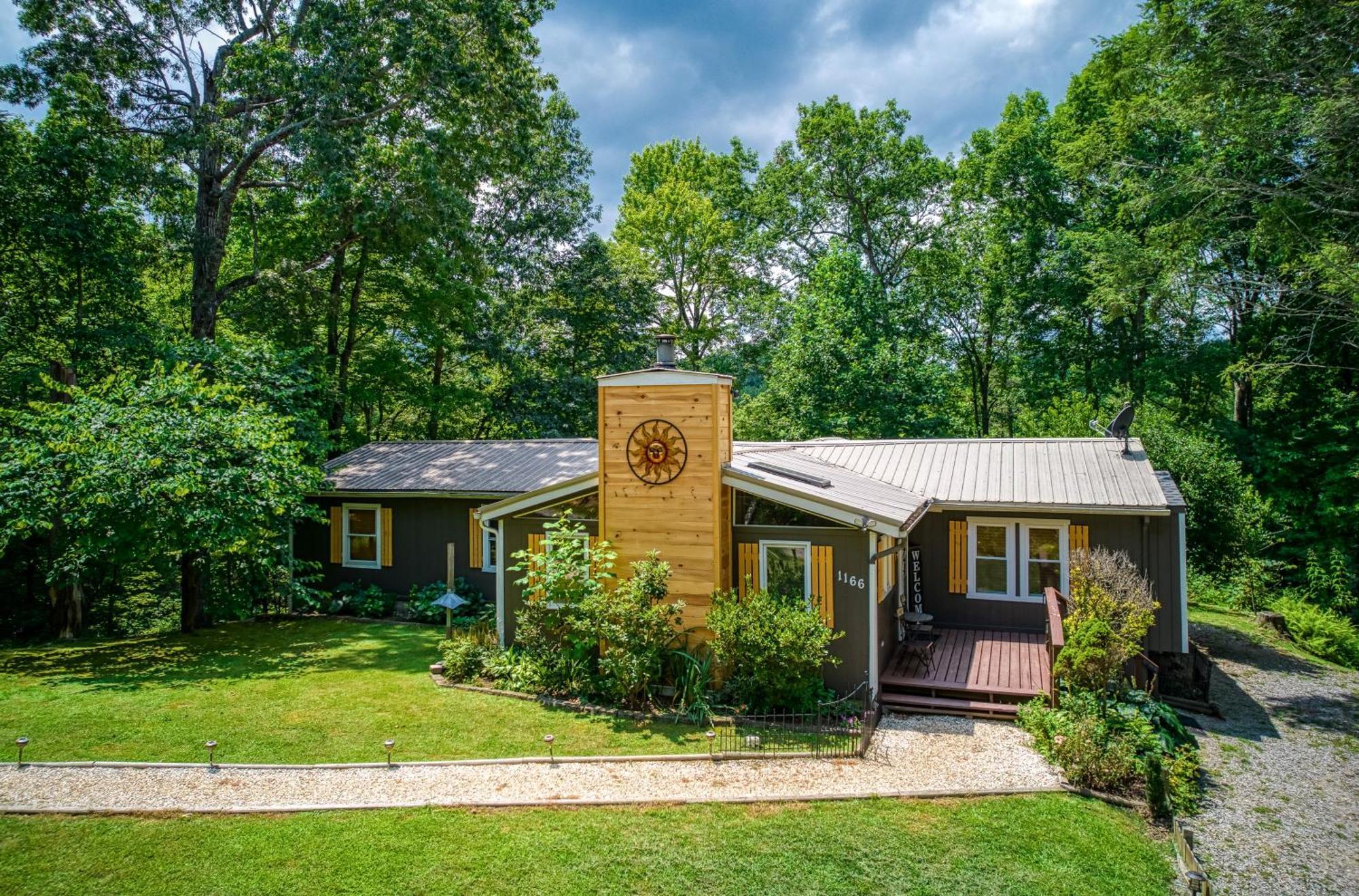 Whispering Winds, Hot Tub, Game Room, Wifi, 1089 Free Tickets Each Paid Day, Dollywood And More Gatlinburg Esterno foto